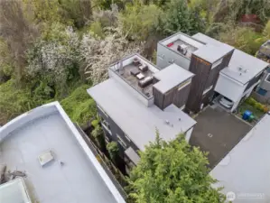 Amazing 360-degree view deck.