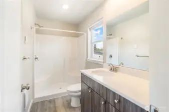 Primary Ensuite (Bathroom 2)