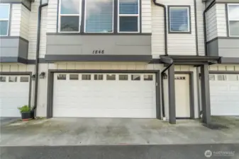 Full 2 Car Garage