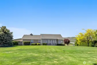 Nice yard area with underground sprinklers