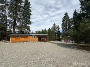 Cabin 1 bed 1 bath