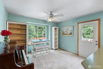 Large morning room!