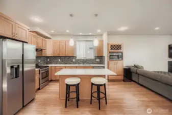 Enjoy breakfast at your lovely center island