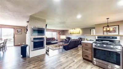 Kitchen w/ 2nd oven and microwave