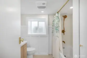 Lower-level full bath