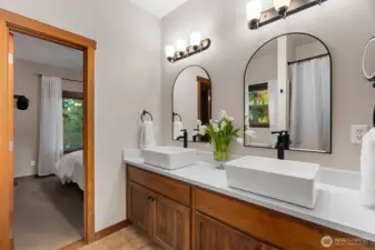 Jack & Jill Style Bath