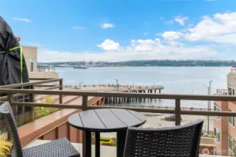 The rooftop deck features a convenient kitchenette, a BBQ for effortless outdoor grilling, and stunning expansive views—a perfect spot for relaxation and entertaining. Located in middle building 1950, Floor 5.