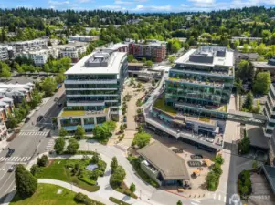 Walk to PCC, Shake Shack, Google, Restaurants and more!