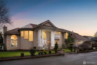 Designed for elegant entertaining and everyday luxury, this timeless residence offers refined living just moments from the beauty of Lake Washington.