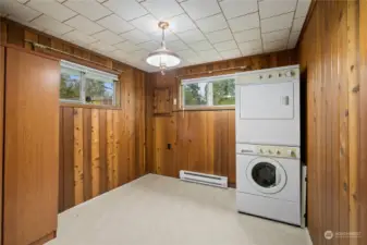 Washer and dryer in second bedroom