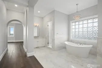 5 piece primary luxury en suite