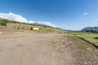 10+ Acres