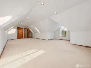 Bedroom 3 (Upstairs)