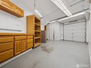 Single Garage Bay with Shelving and Worktop Space
