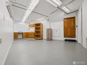 Single Garage Bay with Shelving and Worktop Space