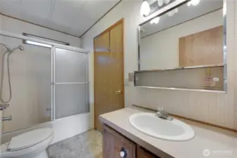 Guest bath between bedrooms #2 & #3.