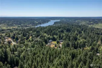 Looking south. A short distance to beautiful Long Lake Park. Other close by parks include South Kitsap and Banner Forest.