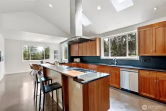 Kitchen with handy island, great breakfast bar!