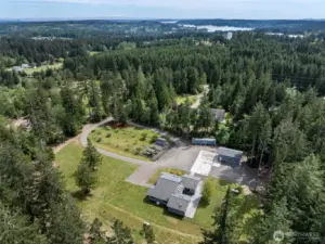 Located just min to downtown Poulsbo but feels worlds away from the hustle-n-bustle. So convenient!