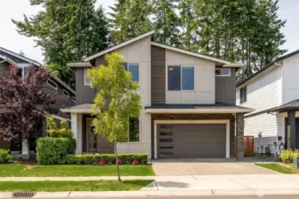 Beautiful curb side appeal
