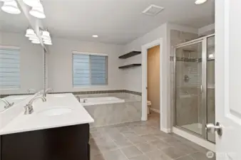 Primary en suite Bathroom