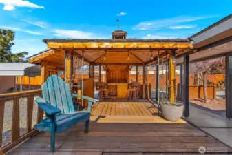 decking for entertainment