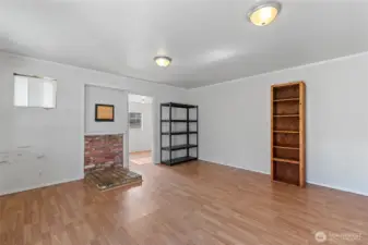 Detached outbuilding has power,