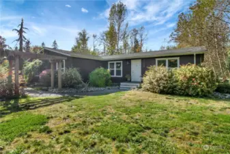 Beautiful, secluded feel surrounded by evergreen landscape on a quiet dead end street.