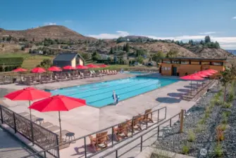 Located equidistant between two Lookout pools