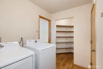 Washer and gas dryer + walk-in pantry!