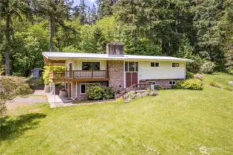4 Bedrooms, 2 baths in 2996 sf
