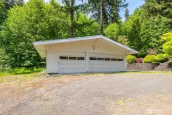 3 car garage