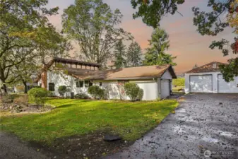 Beautiful Mid Century Modern