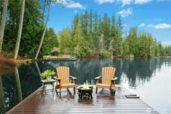 Unwind on your floating barge with panoramic water views - your front-row seat to Beaver Lake’s natural beauty. Roast hot dogs and marshmallows over the firepit as you gently float along, surrounded by peace, pines, and perfect summer moments.