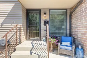 A delightful, sunny entrance welcomes family and friends.