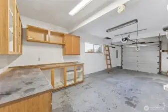 1 car garage with cabinets