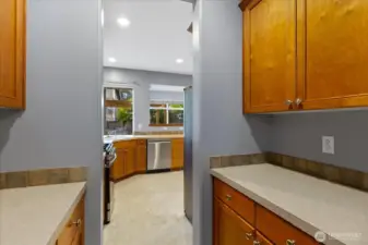 Wet Bar/Butlers Pantry