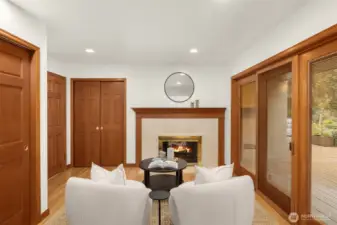 Enjoy the attached room, perfect for office, nursery or seating room