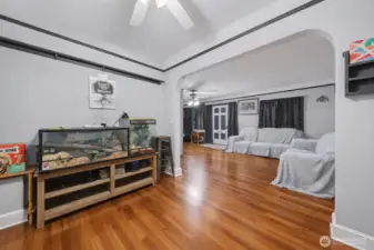 The floors are AI editing, showing if refinished