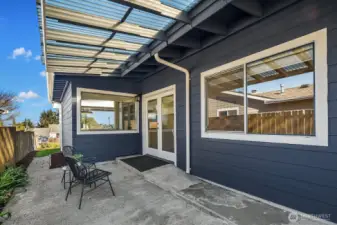 Covered patio - can access from the dining area.