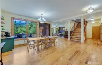 Kitchen to dining room