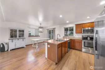 Kitchen with eating bar