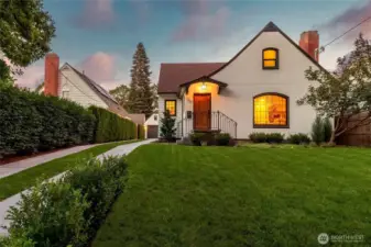 Fully Renovated Historic Home near Downtown