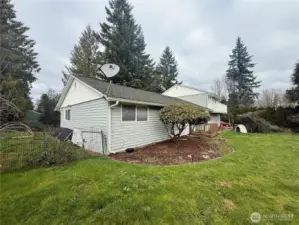 105 Timberline Dr, Castle Rock WA, fenced yard, garden area, decks, fruit trees