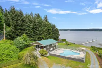 Private pool, clubhouse, game room.