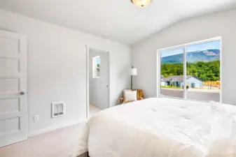 Photographs are for illustrative purposes only. Features, finishes, interior/exterior colors, landscaping and floorplan shown may vary from actual homes built.