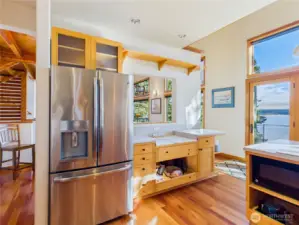 Marble pastry countertop for the flakiest of pie crusts