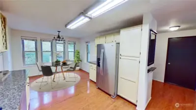 Kitchen w/virtual staging