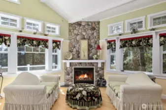 Gas fireplace