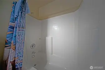 Common area full bath